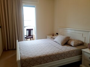 2 bedrooms, WiFi, bed sheets - Luxurious, 5-min from the beach, Family-ready apartment in Mdiq -Fully Equipped. (M'diq)