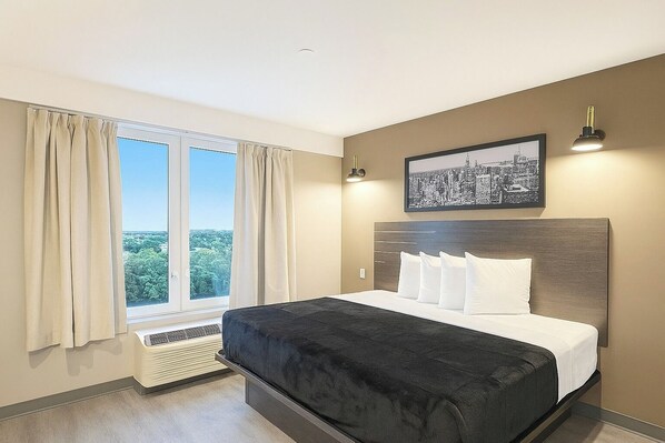 Deluxe Room, 1 King Bed, Non Smoking