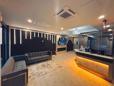 LIV Hotel Bronx
