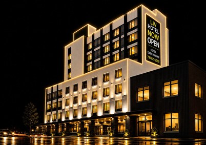 LIV Hotel Bronx - Newly Built