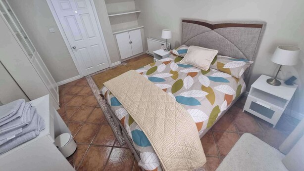 1 bedroom, iron/ironing board, WiFi (free), bed sheets