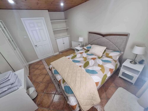 Oyster Hideaway - 1 Bedroom Apartment - Sleeps 2