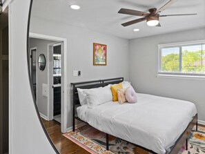 2 chambres, fer et planche à repasser, Wi-Fi, draps fournis