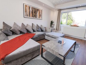 Living area - Melody Place (Chester)