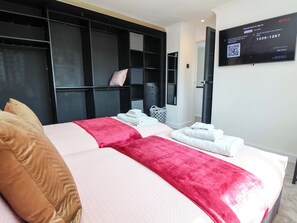 3 bedrooms, individually decorated, individually furnished, free WiFi - Melody Place (Chester)