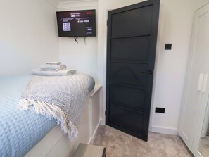 3 bedrooms, individually decorated, individually furnished, free WiFi