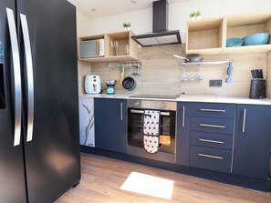 Dishwasher, cookware/dishes/utensils - Melody Place (Chester)