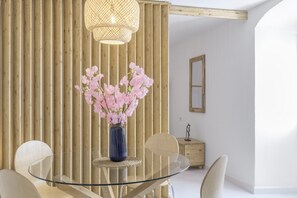 Dining - Country House 'El Rincón De Hugo' with Mountain View, Private Terrace and Air Conditioning (Alcalá De Los Gazules)