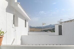 Property grounds - Country House 'El Rincón De Hugo' with Mountain View, Private Terrace and Air Conditioning (Alcalá De Los Gazules)