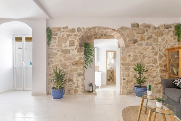 Interior - Country House 'El Rincón De Hugo' with Mountain View, Private Terrace and Air Conditioning (Alcalá De Los Gazules)