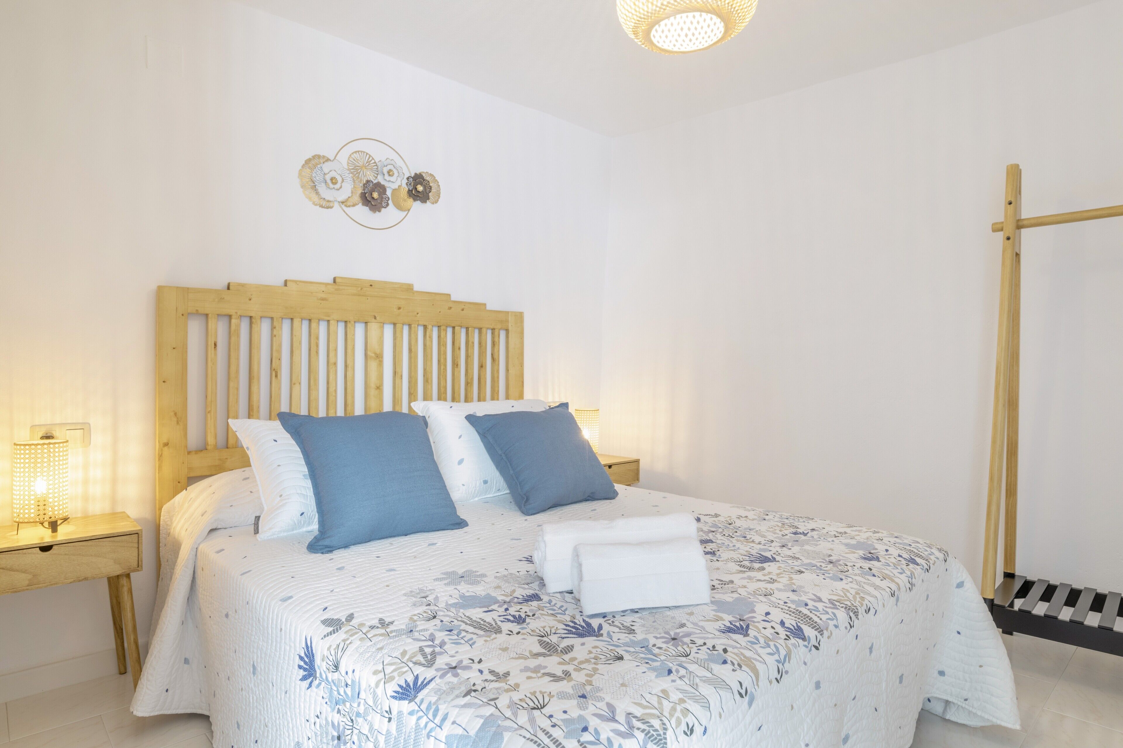 1 bedroom, bed sheets