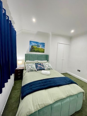 3 bedrooms, free WiFi, bed sheets