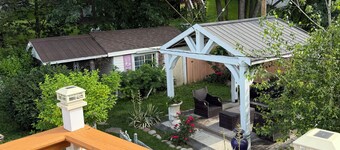 Spacious 4 bedroom lower level house with WiFi, Omaha.