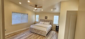 4 soverom, strykejern/-brett, wi-fi og sengetøy