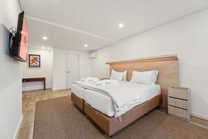 1 quarto, ferros/tábuas de passar roupa, acesso à internet