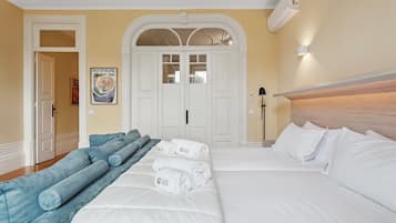 Iron/ironing board, internet, bed sheets