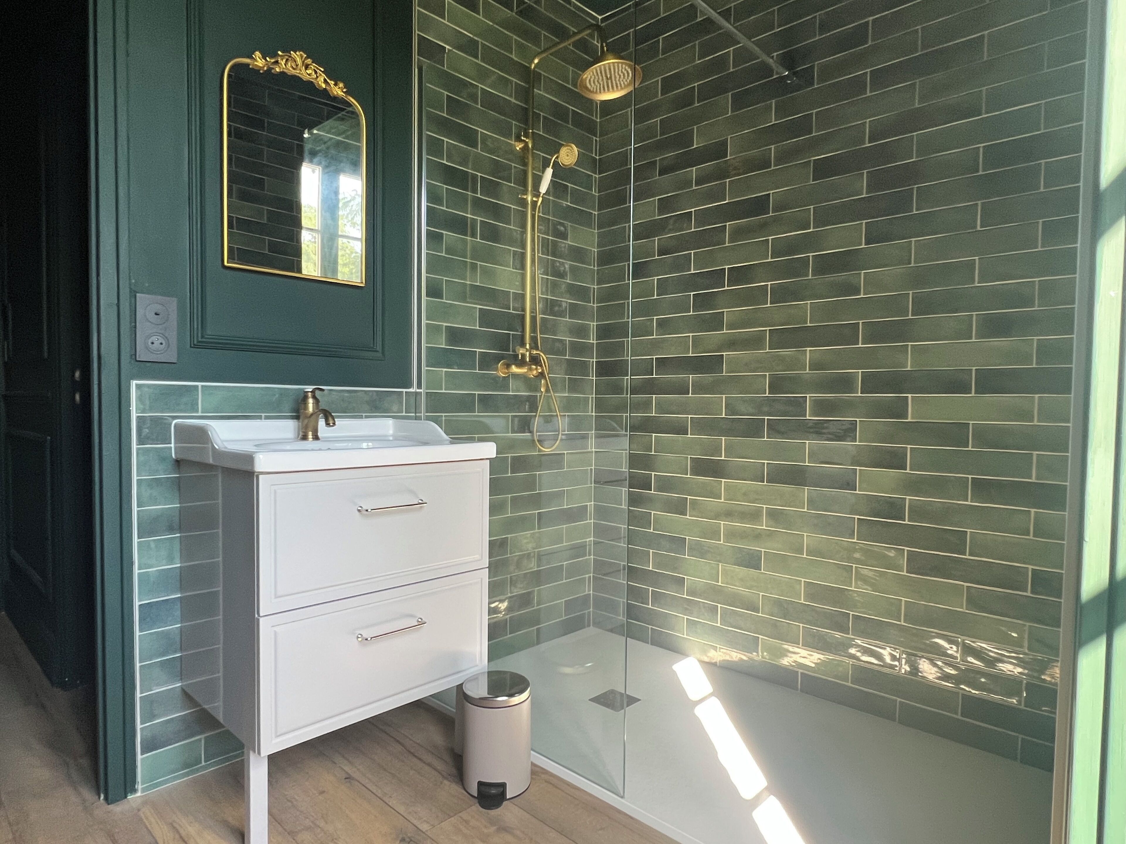 Doppel- oder Zweibettzimmer | Badezimmer | Dusche, Haartrockner, Handtücher, Seife