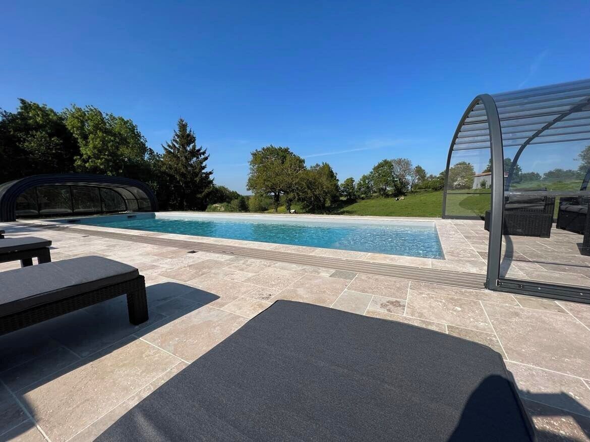 Piscine extérieure (ouverte en saison)