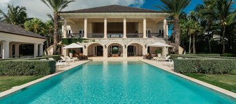 Oceanfront Luxury Villa With Amazing Staff