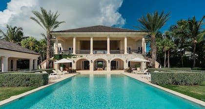 Oceanfront Luxury Villa With Amazing Staff