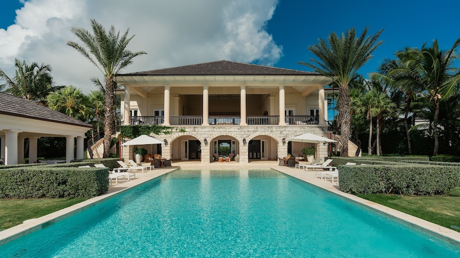 Oceanfront Luxury Villa With Amazing Staff