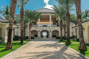 Villa, Smoking | 7 bedrooms