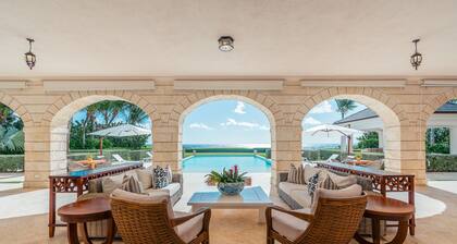 Oceanfront Luxury Villa With Amazing Staff