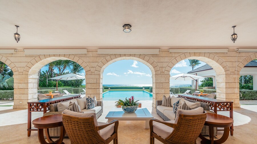 Oceanfront Luxury Villa With Amazing Staff