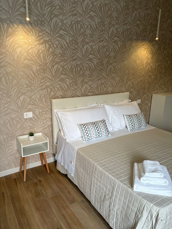 1 bedroom, WiFi, bed sheets