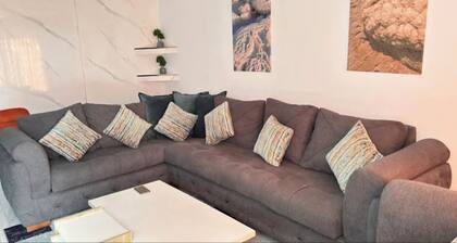 Cozy 1-bedroom apartment with WiFi, AC in awesome Swemeh