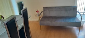 Appartement, 2 chambres, fumeurs, balcon | Coin séjour