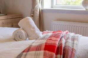 3 dormitorios, tabla de planchar con plancha, wifi gratis y ropa de cama