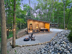 Terrace/patio - Cliffside View | Modern Couples Retreat, Hot Tub (Rockbridge)
