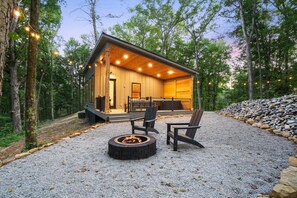 Terrace/patio - Cliffside View | Modern Couples Retreat, Hot Tub (Rockbridge)