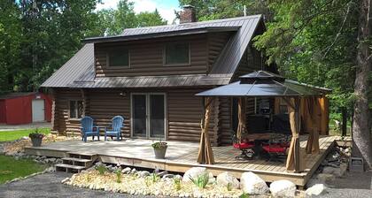 3 Bedroom - Drive-To Lake Vermilion Log Cabin - Private Dock & Fishing Retreat