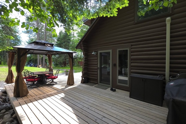 Entrance into the cabin.
