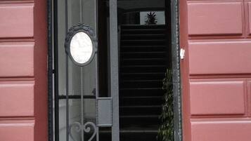 Perincian bahagian luar