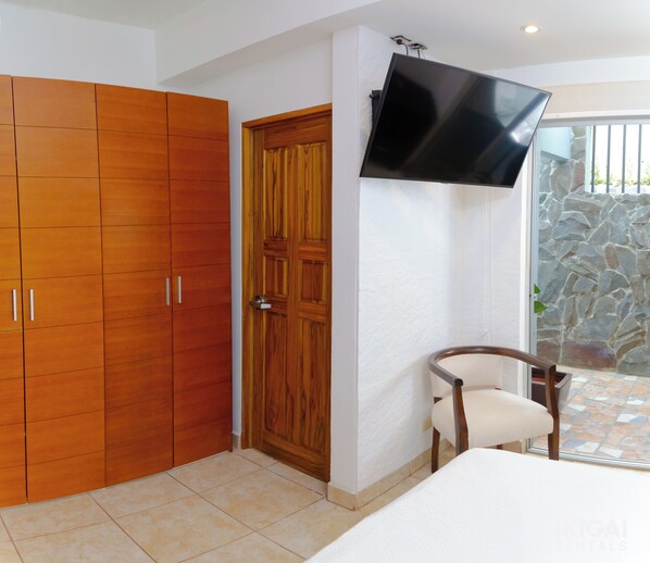 2 bedrooms, iron/ironing board, free WiFi