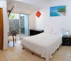 2 bedrooms, iron/ironing board, free WiFi
