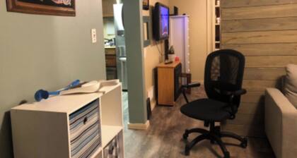 Cozy 1BR Private Unit w/ Patio & Parking