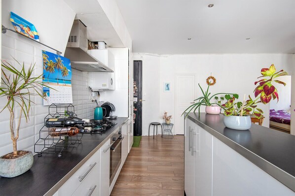 Fridge, microwave, oven, dishwasher