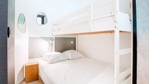 1 bedroom, iron/ironing board, WiFi - Apartment with terrace near the sea (La Ciotat)