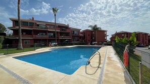 Utomhuspool