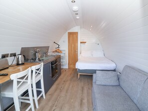 1 bedroom, individually decorated, individually furnished, free WiFi