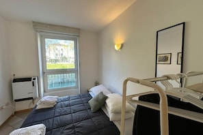 1 chambre, fer et planche à repasser, Wi-Fi, draps fournis