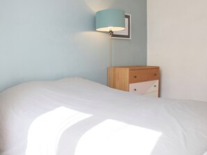 1 chambre, fer et planche à repasser, Wi-Fi, literie fournie