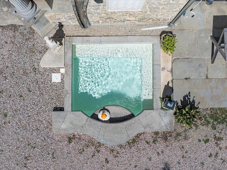 Pool. Holiday Home 'Le Cocon' with Private Pool, Private Terrace and Private Garden