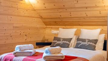 2 slaapkamers, een strijkplank/strijkijzer, wifi, beddengoed