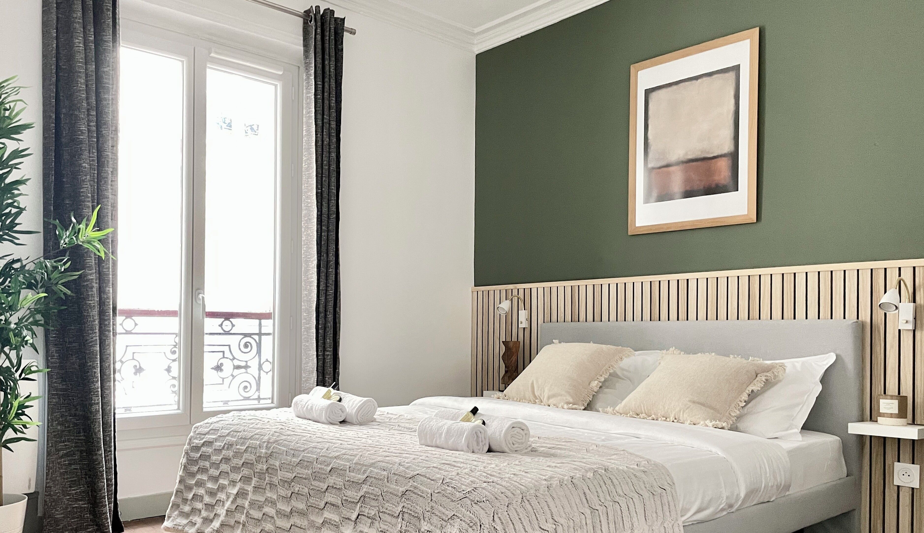 Family Apartment, Courtyard View | Iron/ironing board, travel crib, free WiFi, bed sheets