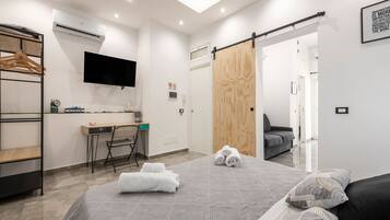 1 Schlafzimmer, Schreibtisch, WLAN, Bettwäsche